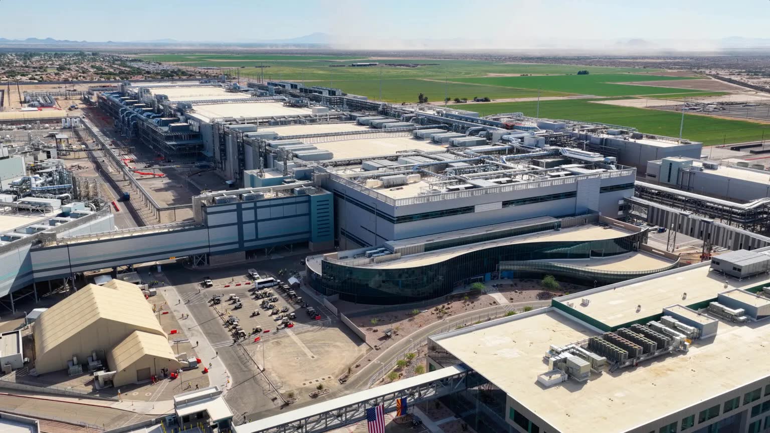 Intel's Fab 52 at its Ocotillo campus in Chandler, Arizona, where the company manufactures advanced logic chips. Photo: Intel Corporation
