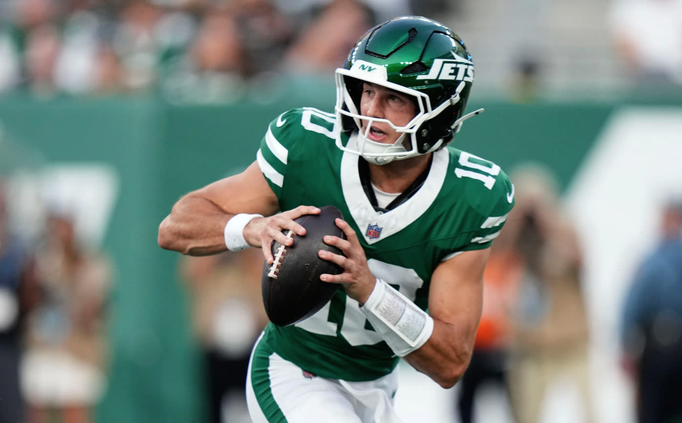 Rookie QB Cade Klubnik Delivers in Surprise Start; Jets Fall 24–16 to Buccaneers