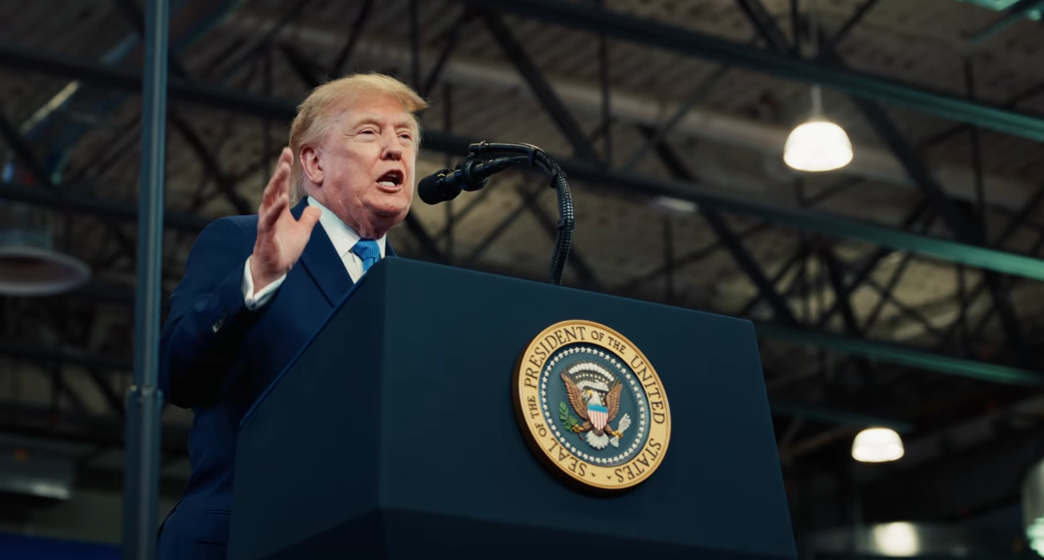 Trump Highlights Falling Crime Rates During Long Island Visit